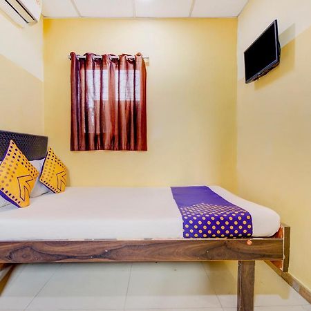 Oyo 70661 Hotel Al Makkah Managed By Hotel Paris Mumbai Exteriör bild