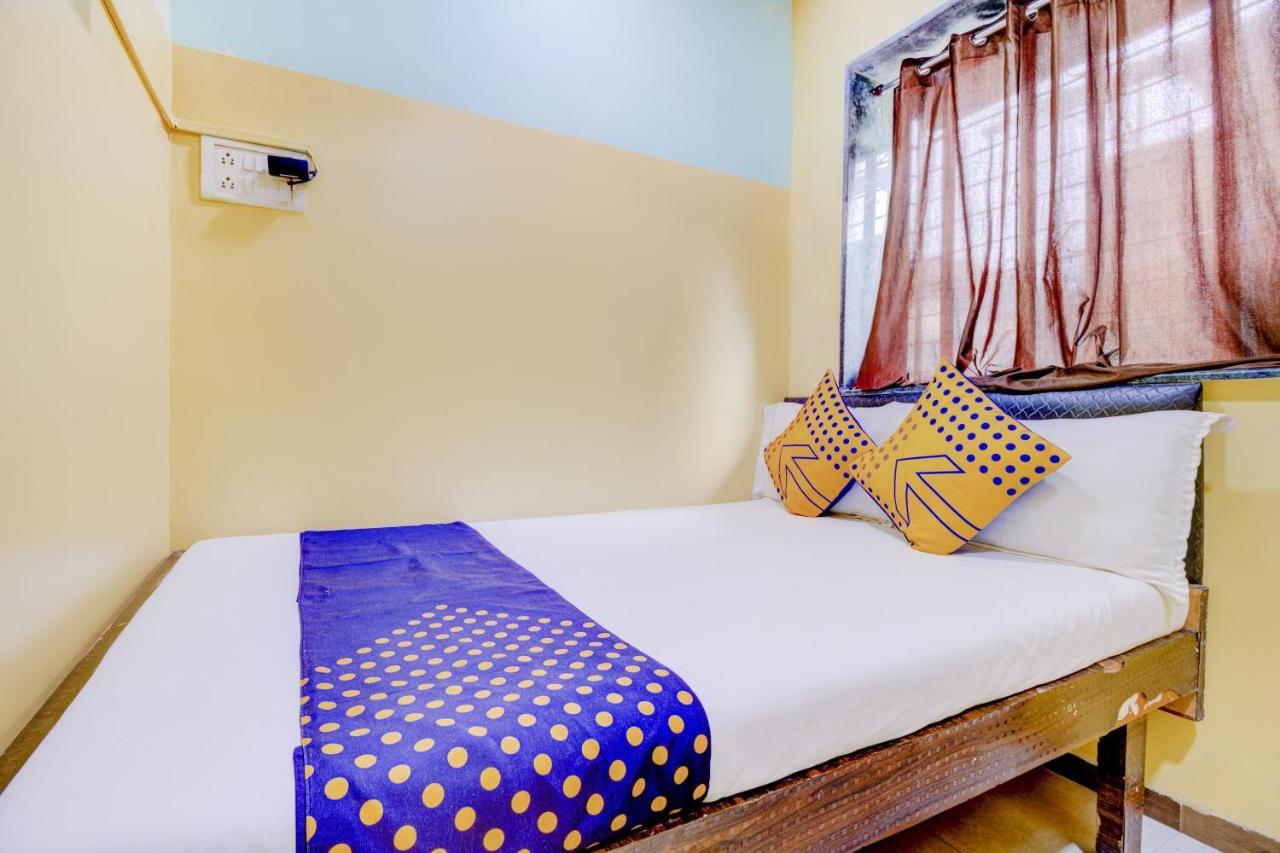 Oyo 70661 Hotel Al Makkah Managed By Hotel Paris Mumbai Exteriör bild