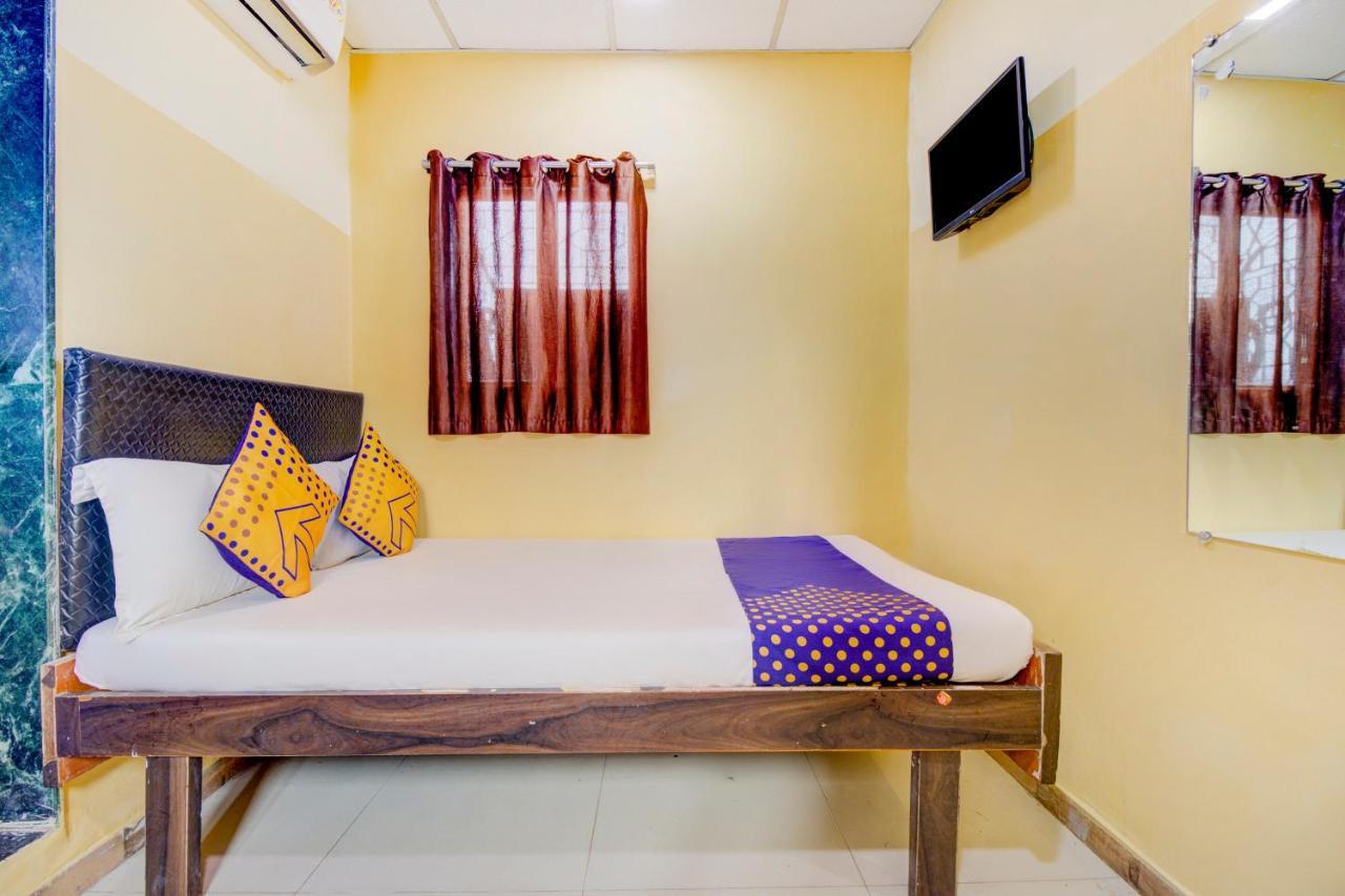 Oyo 70661 Hotel Al Makkah Managed By Hotel Paris Mumbai Exteriör bild