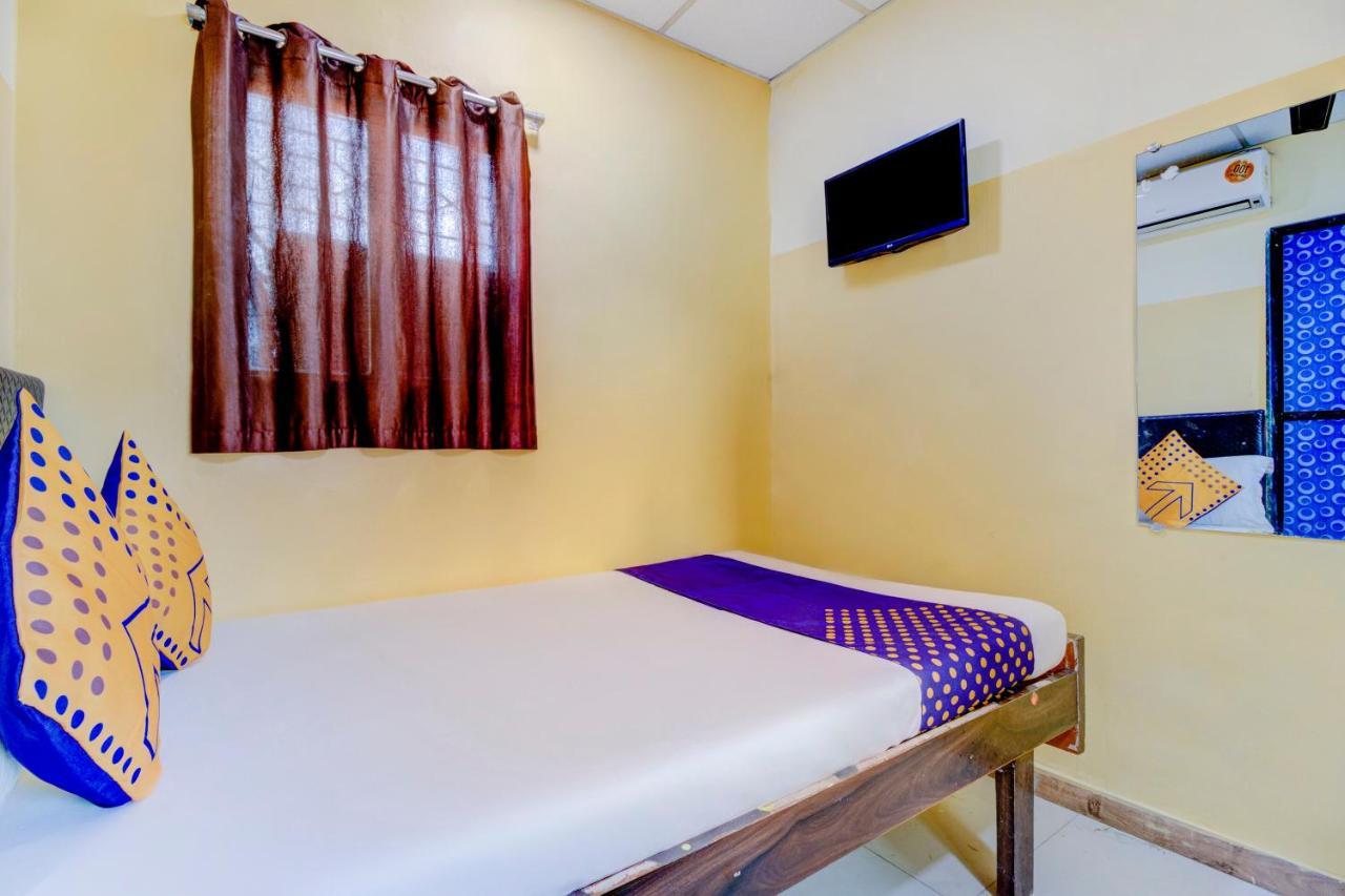 Oyo 70661 Hotel Al Makkah Managed By Hotel Paris Mumbai Exteriör bild